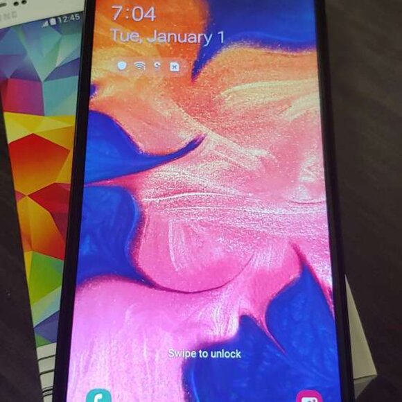 Samsung Galaxy A10e 32GB Unlocked. In good condition !!! - Picture 3 of 5